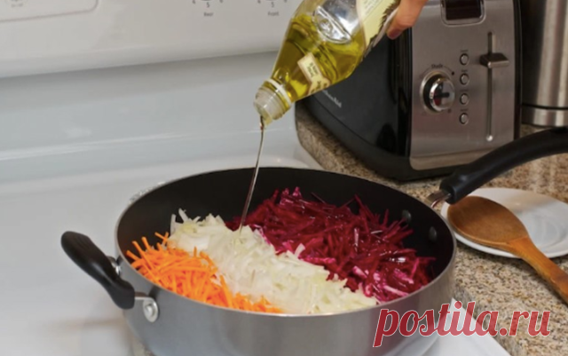 Полезные советы хозяйкам!

1. Правильно добавляй свежие травы: твердые (розмарин, шалфей, тмин, душица) — в начале приготовления блюда; мягкие травы (петрушка, укроп, кинза, базилик, зеленый лук) — в самом конце приготовления.

2. Чтобы борщ был с приятной кислинкой, добавь к бульону немного свежего сока свеклы.
3. Мясо отлично сочетается с черносливом, добавив его в блюдо при тушении, можно получить изысканный результат.

4. Заменив обычный лук на лук-порей, ты добьешься ...