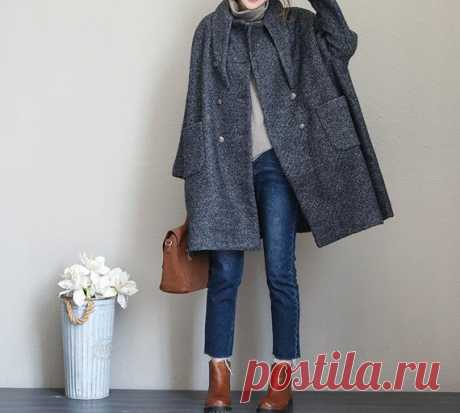 Winter Coat, Wool Coat for Women, Double breasted Wool long Coat 【Fabric】  wool, polyester Lining; polyester 【Color】  light blue, dark gray, orange 【Size】 Shoulder width is not limited Shoulder + sleeve length 63cm/ 25 Bust 142cm/ 55 Length 86cm/ 34 Have any questions please contact me and I will be happy to help you.