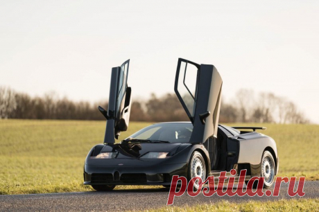 В январе на аукцион выставят редкий Bugatti EB110 GT (18 фото) . Чёрт побери