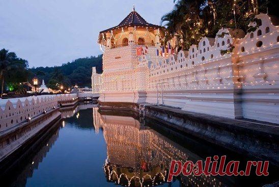 Храм Зуба Будды. Шри Ланка