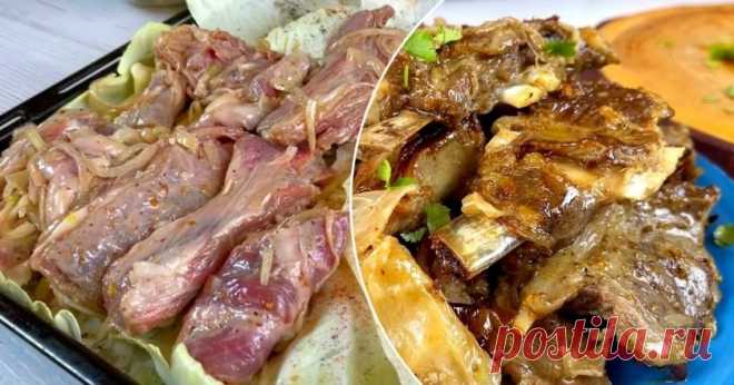 Золотистые ребрышки на капустных листьях - Будет вкусно - 25 мая - 43399493732 - Медиаплатформа МирТесен Кочан капусты и килограмм ребер — вот что вам понадобится для приготовления вкуснейшего ужина! Из этих продуктов можно сделать полноценное блюдо, которое ваши родные будут уплетать за обе щеки. При том что для этого надо минимум активного времени. Ведь основные процессы — маринование мяса и - 25 мая - 43399493732 - Медиаплатформа МирТесен