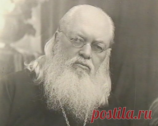 Величайшую ошибку делают те родители, которые влюблены в своих маленьких детей, любуются ими, все прощают, никогда не наказывают. О таких сказал премудрый Сирах: «Лелей дитя, и оно устрашит тебя». 
А вот что говорит наш великий святитель Тихон Задонский: «Юнии ненаказанные и в возраст пришедшие суть как кони не обученные и свирепеющие. Посему, христианин, люби детей своих и наказуй их. Пусть они плачут от тебя, чтобы не плакал ты от них и о них. Впрочем, умеренность во всем похвальна и потребна