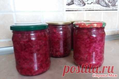 Салат из капусты и свеклы на зиму Хочу поделиться рецептом салата из ранней капусты и свеклы на зиму.  Для приготовления салата понадобиться: 3 кг. капусты 4шт. свеклы 5-10 зубчиков чеснока 1ст. подсолнечного масла
