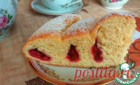 Пирог-улитка с вишней и малиной – кулинарный рецепт