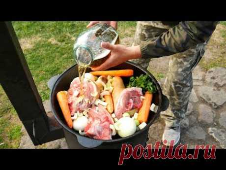 РУЛЬКА В ПИВЕ ВЕПРЕВО КОЛЕНО В КАЗАНЕ НА КОСТРЕ