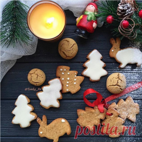 Новогодняя ночь будет сладкой: диетические десерты к празднику Новогодний стол - это не только оливье, селёдка под шубой и бутерброды с икрой. Обильное застолье сложно представить без выпечки и десертов. Однако страх набрать лишние килограммы за праздники отбивае…