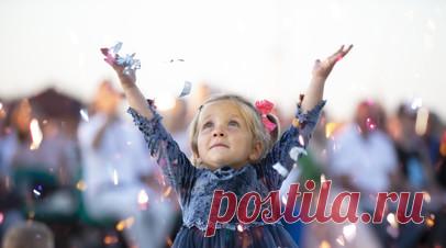 В Москве в честь Дня Конституции пройдёт концерт для детей из новых регионов. В Москве во вторник, 12 декабря, состоится благотворительный концерт для детей из новых регионов по случаю Дня Конституции Российской Федерации. Организаторы концерта — музыкальный телеканал RU.TV и лейбл Юрия Киселёва Rocket Records. Читать далее