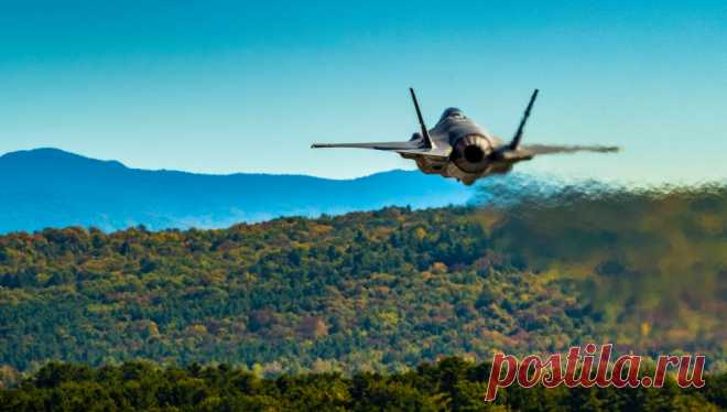 Национальная гвардия США получила первые истребители F-35A — Naked Science Первые два истребителя F-35 поставлены Национальной гвардии США. Ранее самолет уже получили флот, Корпус морской пехоты и ВВС Соединенных Штатов.