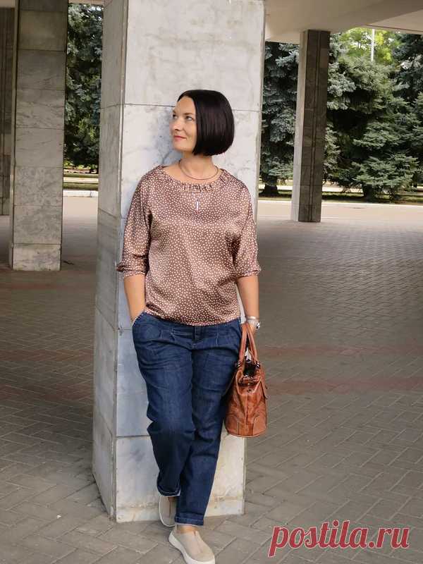 Блуза из шелка армани / Татьяна Яковенко / 20.09.2021 / Фотофорум на BurdaStyle.ru. Burda 2/2018. Выкройка: 108 A. Еще по теме: «Блуза с широкими рукавами и фигурным вырезом-лодочкой: выкройка No 120» «Как просто сшить блузу со стоячим воротником и завязкой на шее: выкройка в натуральную величину в трех размерах» «Блузон, который не хочется снимать: выкройка без затрат времени» «Стильная блузка с запахом и глубоким V-образным декольте: выкройка
