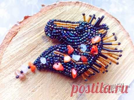 Мастер-класс брошь из бисера и камней «Лошадь в яблоках»
Лошади одни из самых прекрасных, грациозных, благородных животных. Они ассоциируются со свободой, лёгкостью, сильным характером.