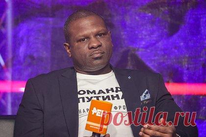 Бывший американский боксер выиграл первый бой под российским флагом. Бывший американский боксер Кевин Джонсон выиграл первый бой под флагом России. Спортсмены дрались по правилам бокса в перчатках для смешанных единоборств (ММА). Джонсон, в январе получивший российское гражданство, победил ирландца Шона Тернера нокаутом в четвертом раунде.