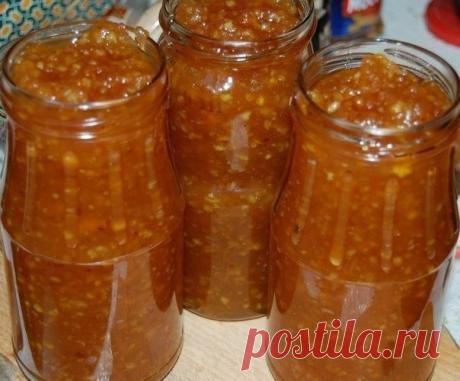 Варенье-джем из яблок и апельсиновых корочек

яблоки
апельсины
1 кг сахара на 1 кг яблочно-апельсиновой массы

1. Очищенные яблоки и апельсиновые корочки (произвольные пропорции по вкусу) пропустить через мясорубку.

2. На 1 кг смеси - 1 кг сахара, перемешать, варить на небольшом огне минут 25-30. 

3. Разлить по банкам (стерильным, сухим, горячим) и оставить открытыми остывать. Затем закупорить крышкой.