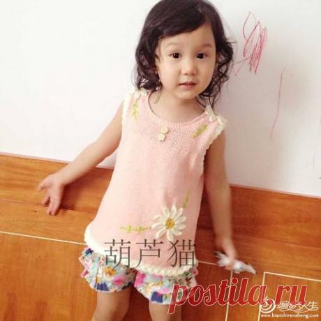 Вязаный жилет спицами. Красивая цветочная жилетка для девочки.