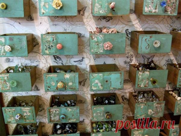Оригинальные полки из ящиков от старой мебели: 32 идеи для декора и мелочей