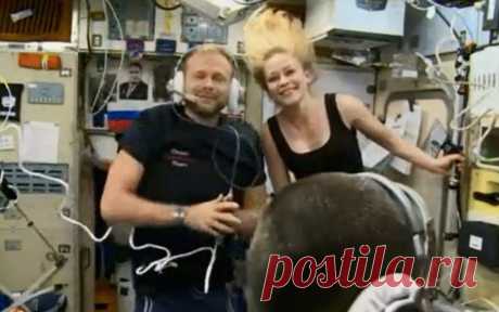 Первый в мире киноэкипаж вернется на Землю на минуту раньше. Космический корабль «Союз МС-18» («Ю.А. Гагарин») с режиссером Климом Шипенко и актрисой Юлией Пересильд, которые отправились космос для съемок художественного фильма, вернется на Землю раньше запланированного срока.