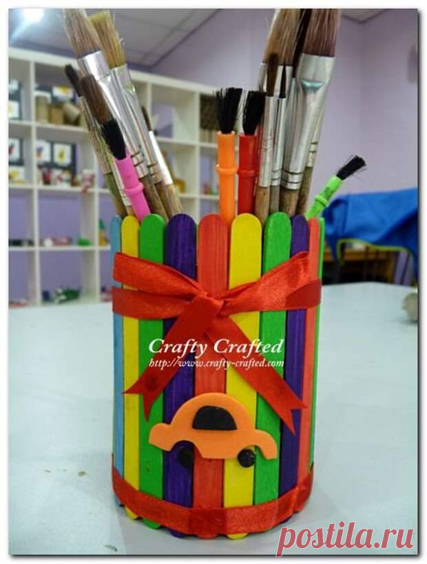 Потрясающие поделки из палочек для мороженного - Домоводство - медиаплатформа МирТесен А вы любите мороженное? Многие ответят положительно! А куда вы обычно деваете деревянные палочки от мороженного? Большинство их просто выкидывают, но только не творческие люди. У таких людей все идет в дело, и они создают невероятные поделки из такого доступного и легко материала. Палочки от...