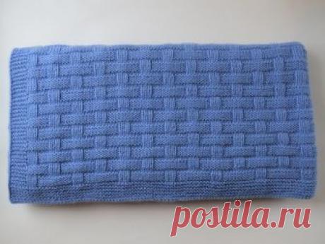 Детский мягкий голубой плед Корзиночка Представляю Вашему вниманию симпатичный детский плед с рельефным рисунком Корзиночка. Связан спицами из импортной пряжи, мягкий и очень уютный. Получился мягкий и тёплый плед размером 107 см на 110 см.