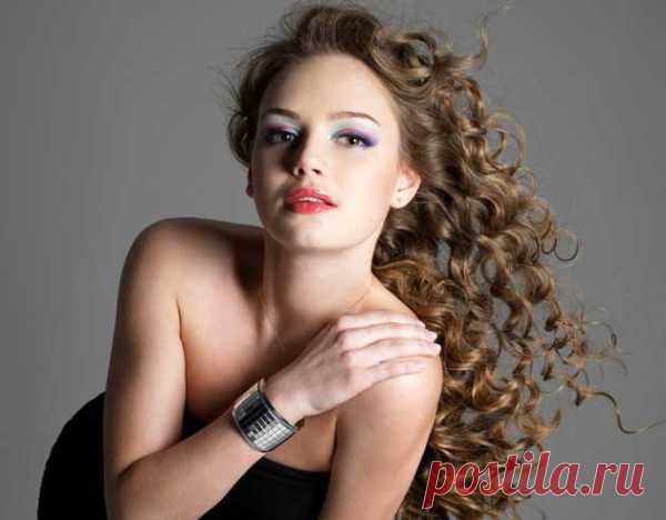 Как сделать красивые локоны на средние волосы (39 фото) утюжком или плойкой: голливудские, легкие, пышные, видео-инструкция по накручиванию своими руками в домашних условиях, свадебная прическа, фото и цена