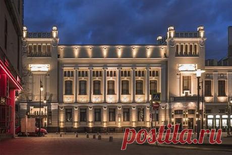 В «Ленкоме» отреагировали на предложение отправить артистов театра в агитбригады. Директор театра «Ленком» Марк Варшавер отреагировал на предложение депутата Госдумы Дмитрия Гусева отправить артистов государственных учреждений в агитбригады на линии фронта. По его словам, актеры «Ленкома» не раз ездили в Донецкую и Луганскую области без всякого указа и по зову сердца.