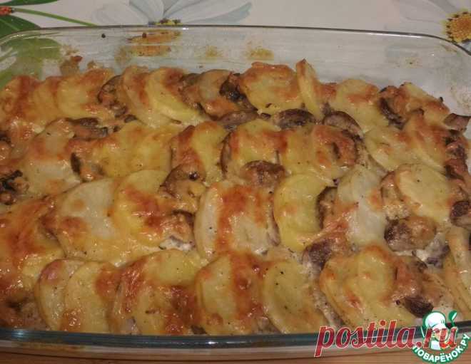 Мясо, запечённое с картофелем и грибами