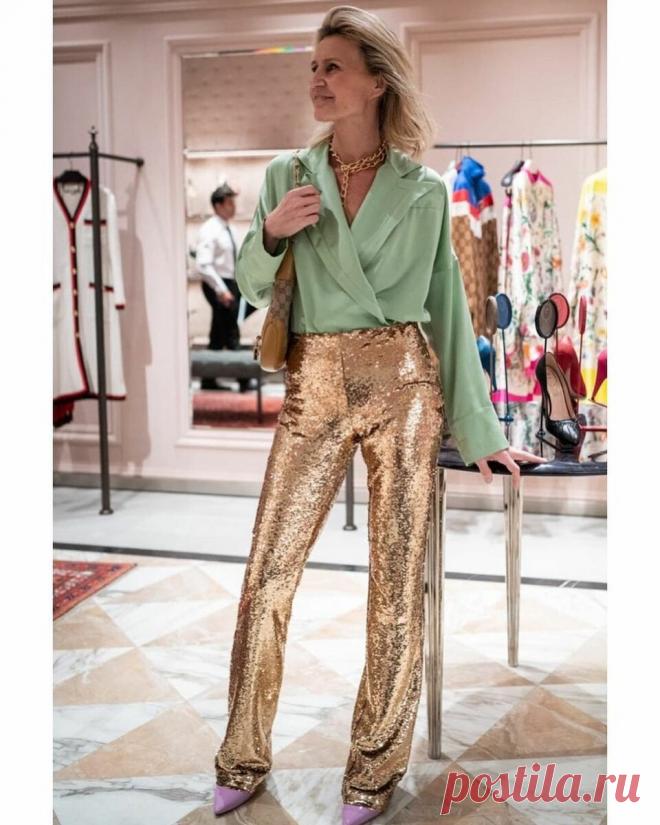 Вышли из моды: 7 моделей брюк, которые не подходят возрастным дамам
Идеальные брюки для женщины зрелого возраста должны не только отвечать последним модным веяниям, но и выгодно подчеркивать достоинства фигуры, скрывать ее недостатки. Увы, не все модели на это способны. Ниже топ-7 вариантов брюк, от которых женщине 50+ лучше отказаться. Блестящие фактуры Брюки из блестящей ткани смотрятся весьма...
Читай дальше на сайте. Жми подробнее ➡