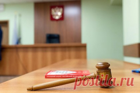 Россиянка плюнула в Вечный огонь и попала под следствие. В Саратове Следственный комитет (СК) возбудил уголовное дело в отношении 19-летней местной жительницы по факту осквернения места захоронения братской могилы. По данным следствия, вечером 17 марта фигурантка в состоянии алкогольного опьянения совершила противоправные действия у памятника в саду имени Радищева.