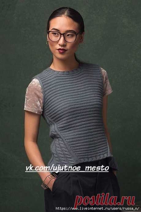 Жилет спицами &quot;Marstrand Vest&quot; by Irina Anikeeva

Размеры: 
Окружность груди – 81.5 (91.5, 101.5, 111.5, 122, 132) см. 

Необходимые материалы: 
Пряжа Shibui Knits Birch (100% мериносовая шерсть; 240 м / 50 грамм в мотке) – 5 (6, 7, 7, 8, 9) мотков. 

Необходимые инструменты: 
Круговые спицы № 3.75 длиной 80 см (две пары) и 40 см, № 4 длиной 80 см, набор обоюдоострых спиц № 3.75, маркеры петель, дополнительная спица, вспомогательная нить, держатели петель, гобеленовая игла...
