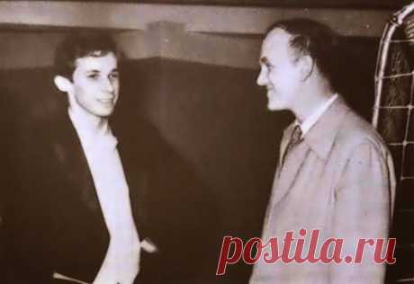 Sviatoslav Richter meets Glenn Gould in Moscow in 1957.