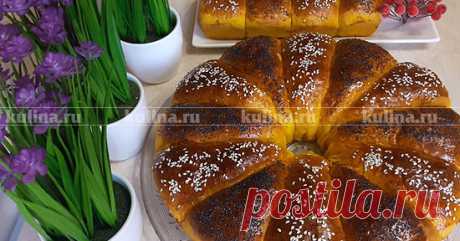 Тыквенный пирог с яблоками Какие же красивые тыковки лежат в магазине, такие разноцветные и разной формы. Можно купить большую и запечь в ней кашу, приготовить рагу или замолосолить огурцы. А вот маленькие, которые самые ароматные и вкусные подойдут для приготовления выпечки. Пирог с тыквой и яблоками - вкусное угощение для всей семьи. Яркое тесто, яблочная начинка - удержаться невозможно. Приятного аппетита!
