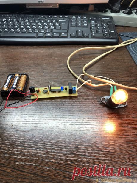 Как собрать схему для управления нагрузкой при помощи любого пульта ДУ Управление теми или иными приборами или нагрузками с помощью ПДУ очень часто находят широкое применение как в производственных зданиях так и жилых. За частую это может быть дистанционное включение и выключение осветительных приборов, кондиционеров, вытяжек, гаражных ворот, и т д.Такие устройства