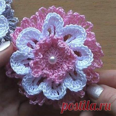 Lindas Flores e rosas feitas em Crochê para aplicações e trabalhos de Crochê