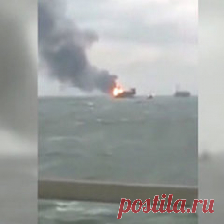 В сети появилось видео пожара на нефтяной платформе в Каспийском море (264): Яндекс.Новости