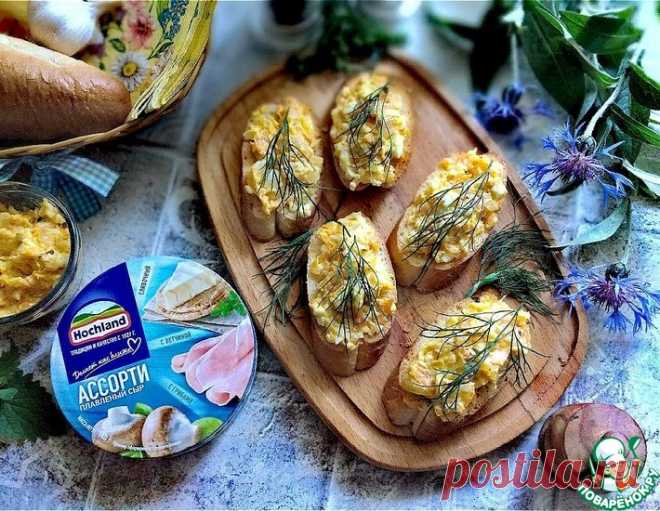Намазка сырно-морковная на чесночные гренки – кулинарный рецепт