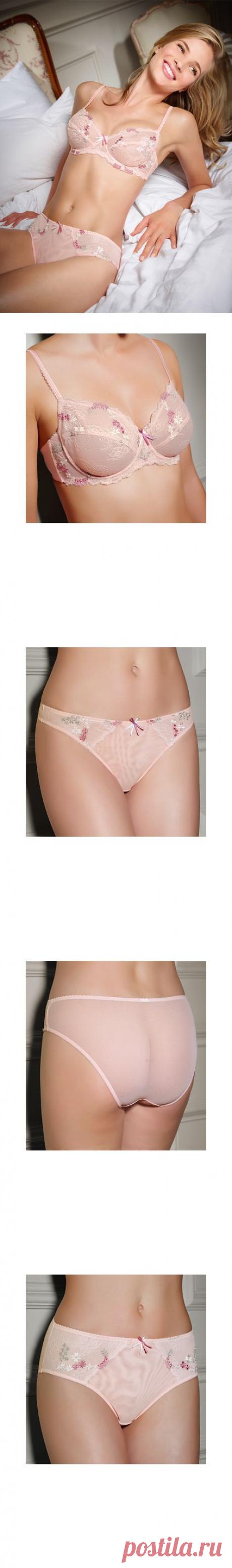 Sabrina-Мягкая чашечка, горизонтальный шов. Корсетная часть выполнена спереди из кружева, на спинке – из сеточки. На корсетной части сбоку - спец. уплотнители для лучшей поддержки. Косточки. Количество крючков на застежке – 2.БЮСТГАЛЬТЕР особая поддержка.Крой бюстгальтера выполнен с учетом особенностей груди большого размера. Мягкая чашечка на х/б основе. Горизонт.шов. На увелич. корсетной части сбоку – спец.уплотнители для лучшей поддержки. Корсетная часть выполн.сзади  из сеточки.