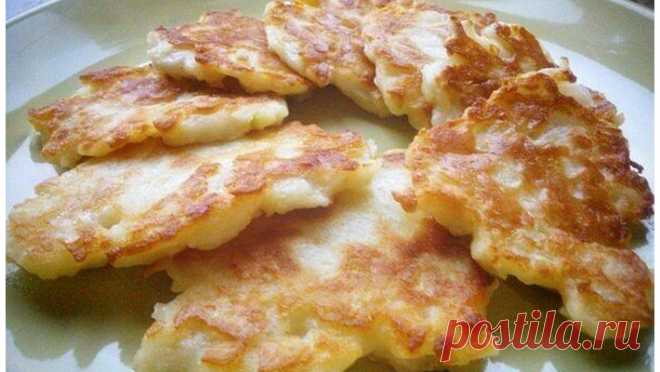 Яблочные оладьи - Детская кухня