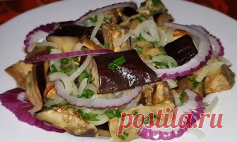 Закуска из баклажанов с салатом из лука и зелени: и мяса не захочется Это блюдо заслуживает вашего внимания! Закуска из баклажанов готовится просто, из доступных продуктов! Но вот вкус этого блюда – просто нечто!
От него невозможно оторваться! Уверяем вас: вкуснее мяса …