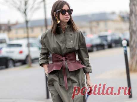 Как носить баски и широкие пояса | Новости моды Некогда популярный аксессуар, который прошел путь от всеобщего признания до массовых гонений, возвращается к нам в новом амплуа. Баски можно вполне назвать самым натерпевшимся аксессуаром последних десяти лет. Когда-то без платьев-футляров, облегающих юбок и топов, дополненных легким воланом, не обходился ни одна классическая офисная капсула. Слава их, однако, прошла довольно быстро, и после нее начались …