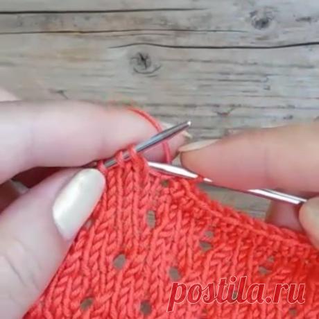 Автор @marivoka_knit

Способ закрытия петель лицевой глади, при котором, край почти не заворачивается.
⠀
⠀

#описаниеLHK 
#вяжутнетолькобабушки #вяжутнетолькобабушкиноимамочки  #вязаниеспицами  #вязанаяшапканазаказ #вязаныйснудназаказ  #снудспицами #шапкаспицами  #шапкатыковка #шапкарезинкой #простаяшапка #вязаниедетям #вязаниедлядетей #бесплатныймк #мастерклассвязание #обучениевязанию #школавязания #шапкабини #бесплатноеописание #описаниевязания #мкспицы #мастеркласс