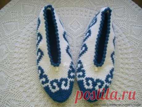 Тапочки «Море,море…» тунисским крючком (Вязание крючком) Автор Nelia Ltava Модель взята от турецких рукодельниц , вязала по фото Размер 39 Начало вязания 22 петли,вязать по схеме 1,количество волн зависит от размера ноги,схема для 39 размера. Дальше вяза…