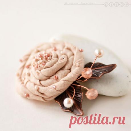 Купить Брошь роза «Чайная» - бежевый, персиковый, персиковая брошь, чайная роза