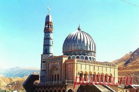 Мой родной город!!!
Живи как умеешь...@

Считается Одной из саамых красивейших Мечетей в центральной Азии.
Не обычная архитектура, в национальном стиле.
И это в моем городе. Нарын...@