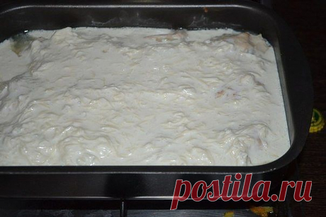 Куриные шарики в сливочном соусе. Необыкновенная вкуснятина!

Ингредиенты:
500 г куриного филе
1 луковица
1 яйцо
3 зубчика чеснока
200 мл сливок
150 г твердого сыра

Приготовление:
Куриное филе слегка отбить и мелко порезать, затем добавить мелко шинкованный лук, посолить, поперчить, влить взбитое в пену яйцо и хорошенько перемешать. Форму для запекания смазать жирными сливками. Из приготовленной массы формировать небольшие шарики и выкладывать их в форму. Запекать в разог...
