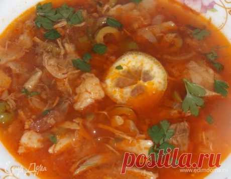 Солянка мясная со свежими огурцами 
alla_33
Основные




говяжьи ребра

400 г







свиная корейка

400 г







куриные бедра

300 г







колбаса копченая

150 г







огурцы свежие

200 г







лук репчатый

2 головки







оли…