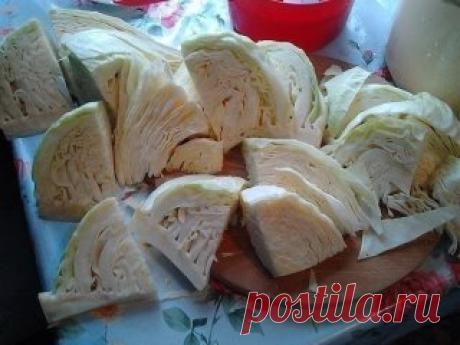 "Капуста по-гурийски"
 белой капусты,
свекла,
чеснок,
стручок горького перца,
чёрный горошком перец,
соль,
крутой кипяток