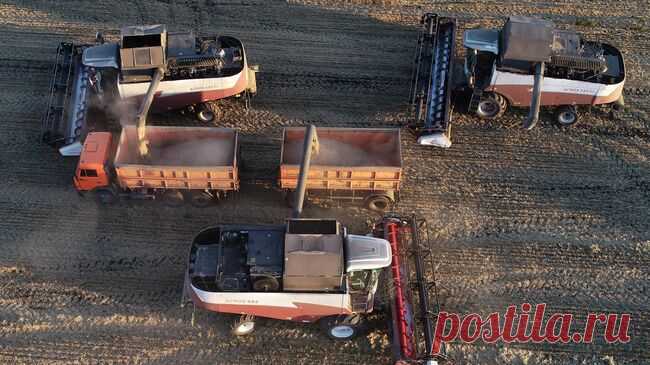 Алиханов заявил о замедлении падения продаж российской сельхозтехники