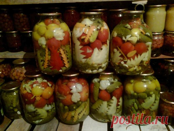 Заготовки на зиму: маринованное ассорти, маринованные помидоры