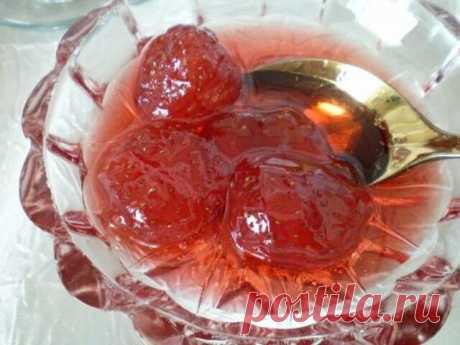 Варенье из клубники в собственном соку с цельными ягодками!