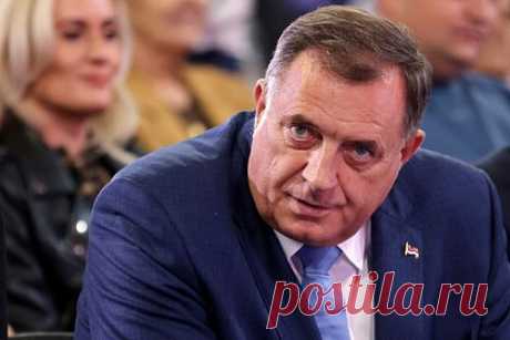 Кандидат в президенты Боснии и Герцеговины заявил о своей победе. Член президиума Боснии и Герцеговины (БиГ) от сербов Милорад Додик заявил, что ожидает своей победы на выборах президента страны. Он добавил, что также ожидает победу нынешнего президента РС БиГ Жельки Цвиянович на пост члена президиума БиГ от сербского народа.