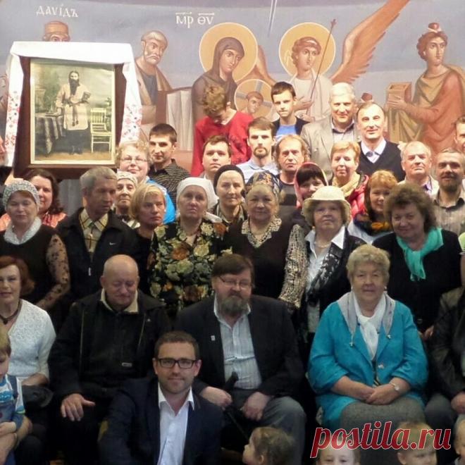 Православные трезвенники ПРИХОД ВОСКРЕСЕНСКОЙ И ВСЕХСВЯТСКОЙ ЦЕРКВЕЙ Г. БЕЛАЯ ХОЛУНИЦА. В Храм Божий надо ходить, пока ноги носят.