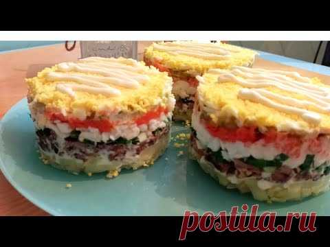Праздничный слоёный салат со шпротами 